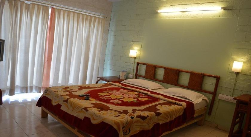 Hotel Rahil International Mahabaleshwar Bagian luar foto