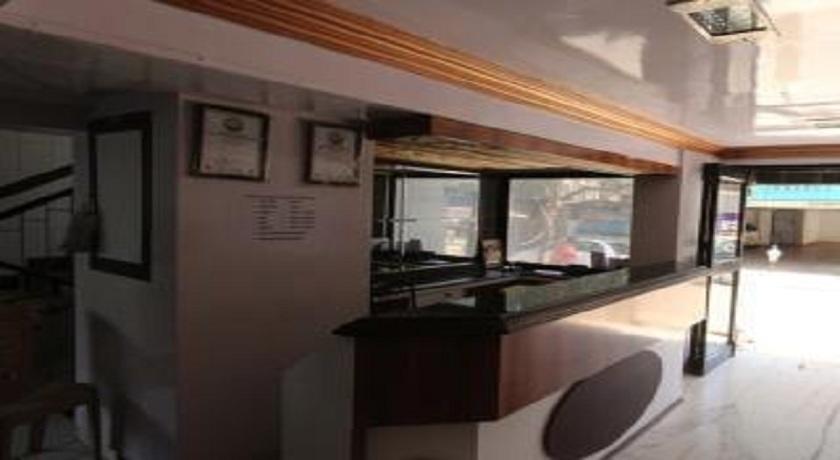 Hotel Rahil International Mahabaleshwar Bagian luar foto