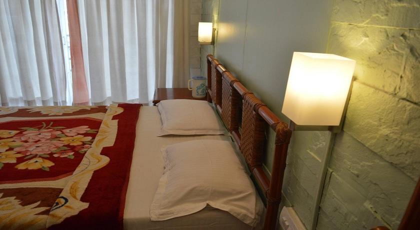 Hotel Rahil International Mahabaleshwar Bagian luar foto