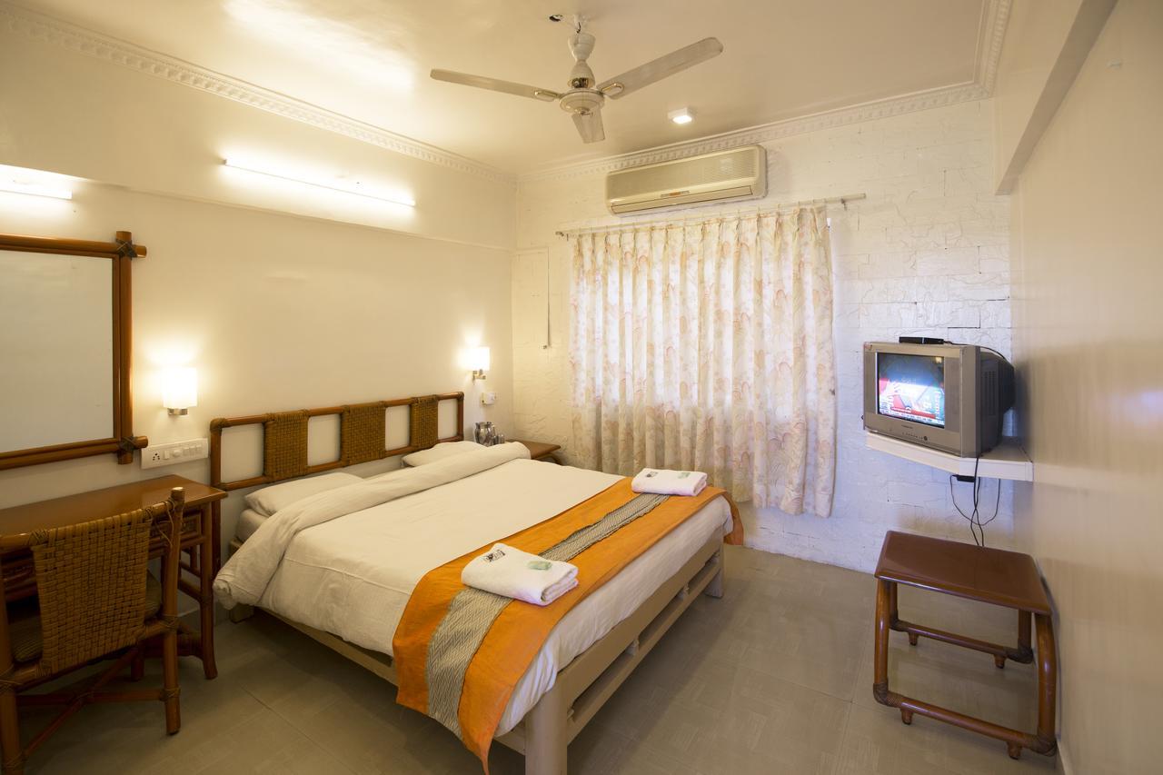 Hotel Rahil International Mahabaleshwar Bagian luar foto