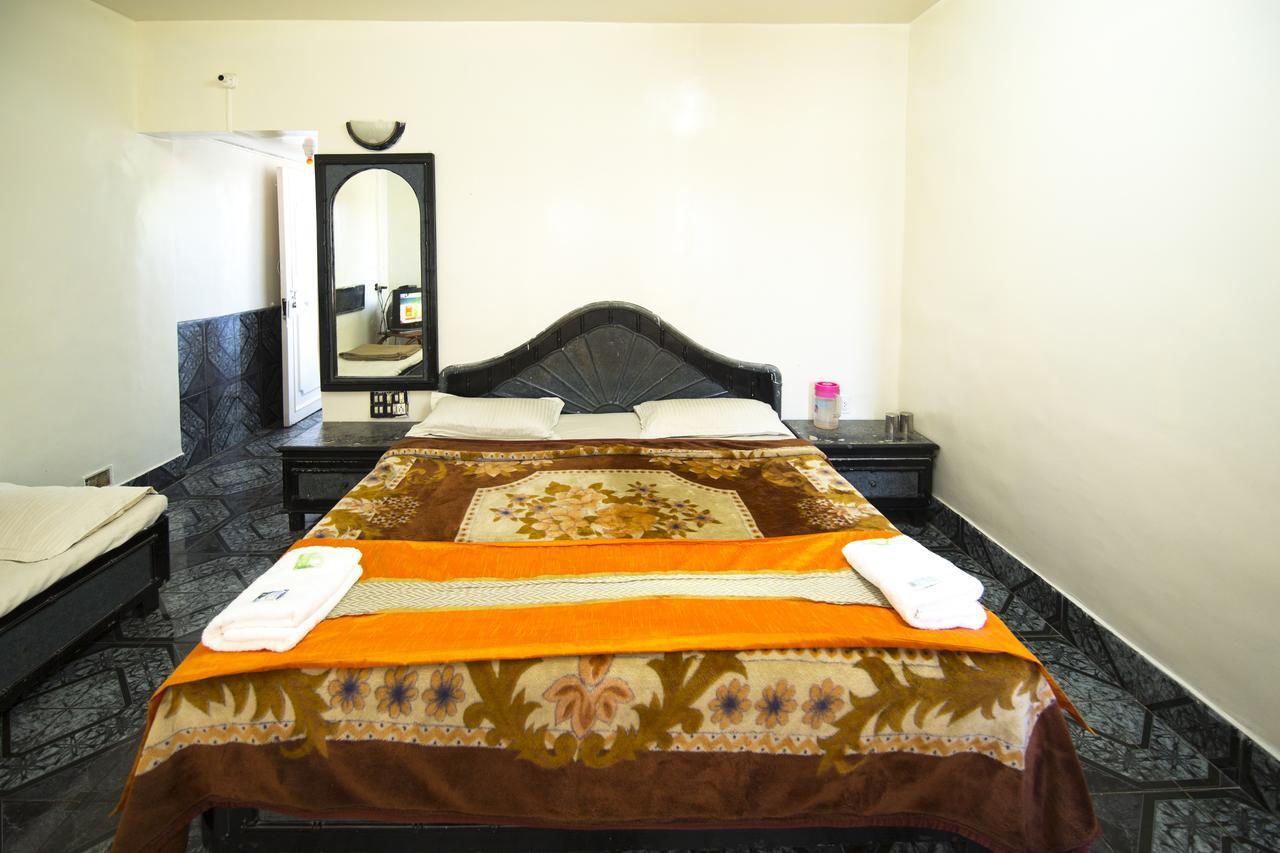 Hotel Rahil International Mahabaleshwar Bagian luar foto